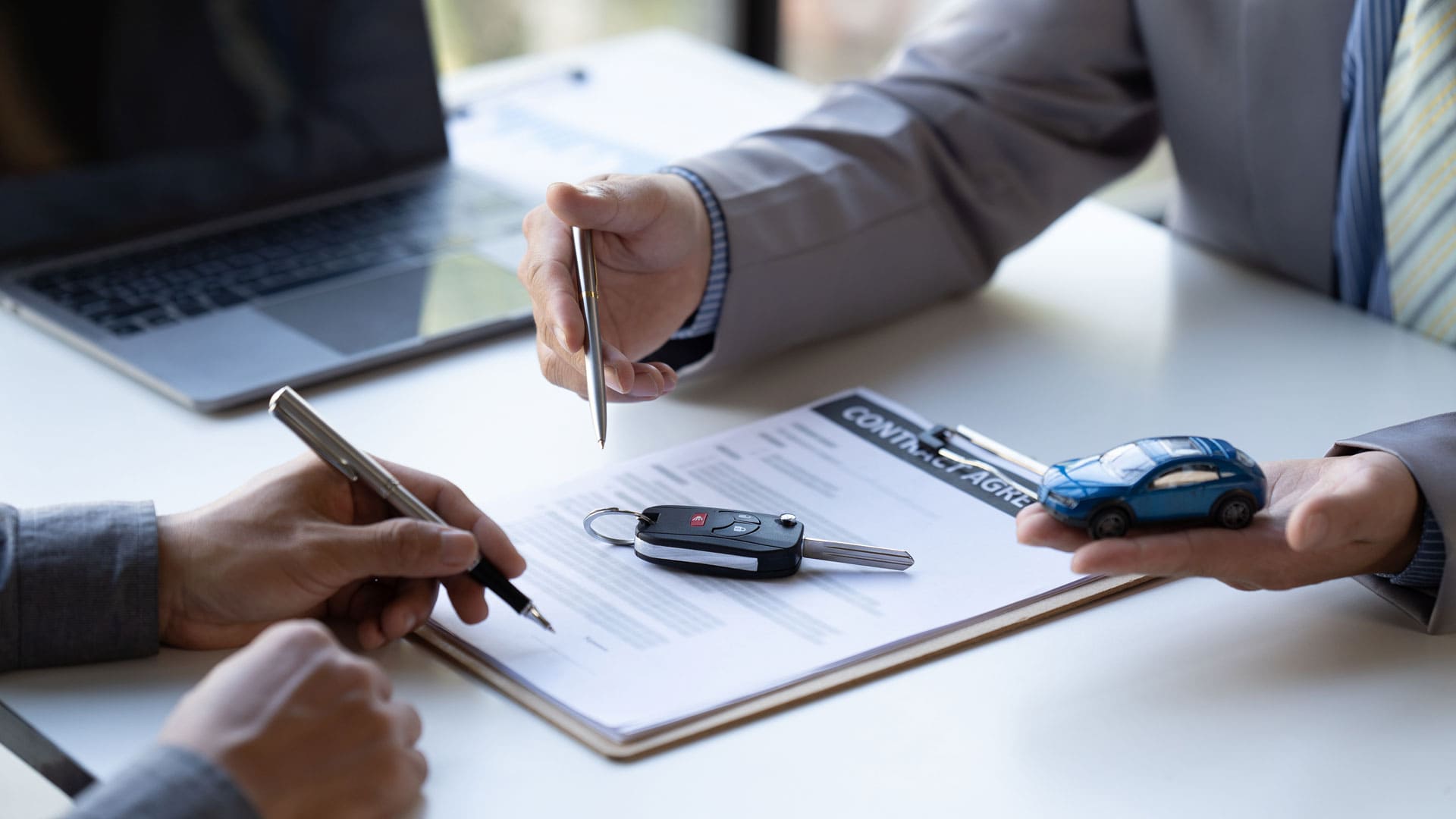 wp-content/uploads/pratiche-auto-firma-contratto-0007-1920x1080-1.jpg